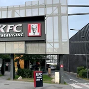 barbat gasit mort in toaleta KFC jpg