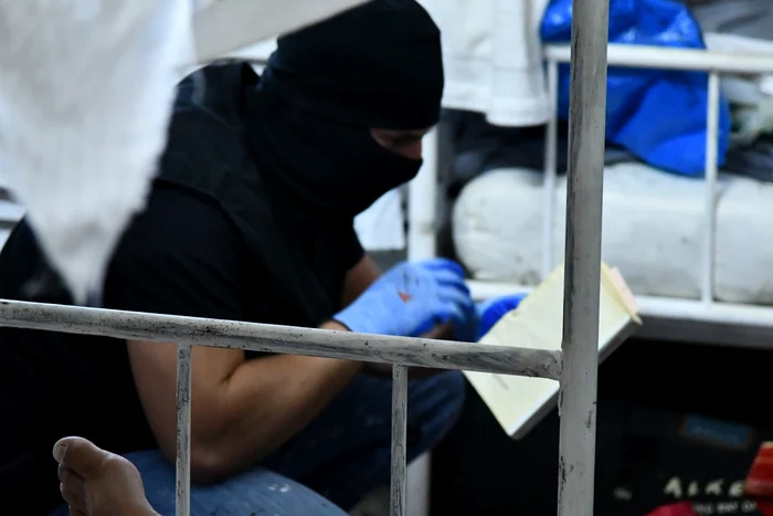 Anchetatorii au reținut 11 persoane FOTO Facebook/Penitenciarul Mioveni