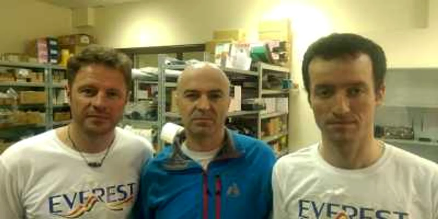 Zsolt Torok (stânga) la prima expediţie pe Everest