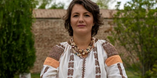 elza ilina sezatoare calinesti arges