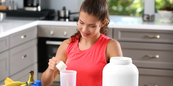 Shake proteic Foto shutterstock 745114357 jpg