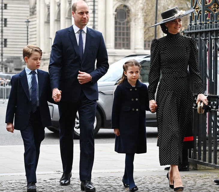 Ducii de Cambridge și cei doi copii ai lor, la memorialul Prințului Philip Foto: EPA/EFE