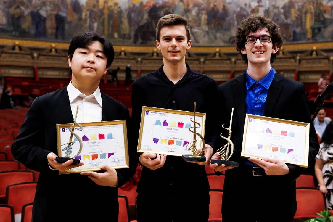 Sanghyeok Park, Samuel Niederhauser, Joshua Kováč .