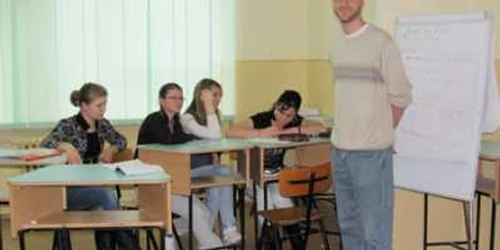 Bradley Ludlow, originar din New Jersey SUA, va preda elevilor băcăuani timp de doi ani