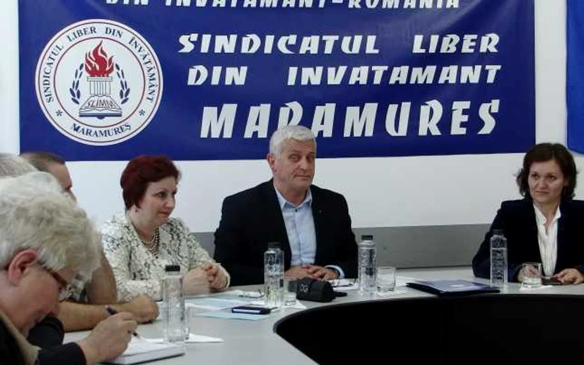 Profesorii s-au întâlnit cu prefectul Maramureşului Foto: Adevărul