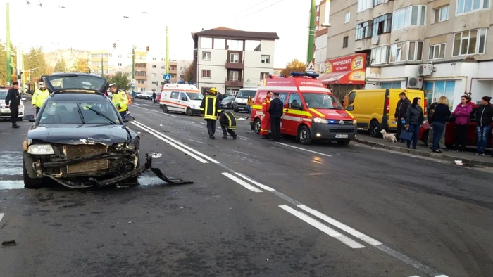 Accidentul s-a produs pe strada Carpaţilor. FOTOISU Braşov