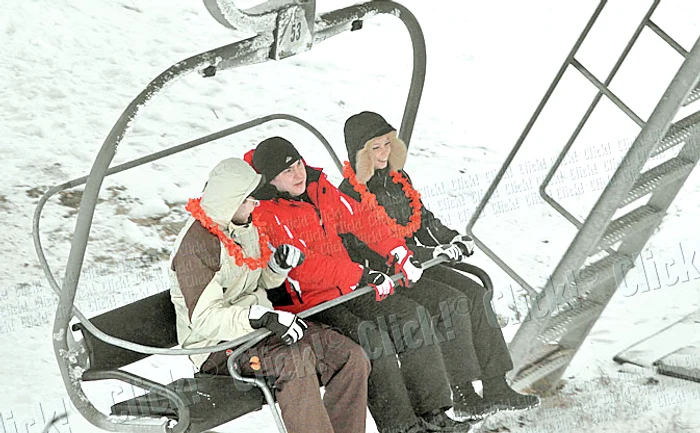 La coborâre, i-a revenit zâmbetul pe buze