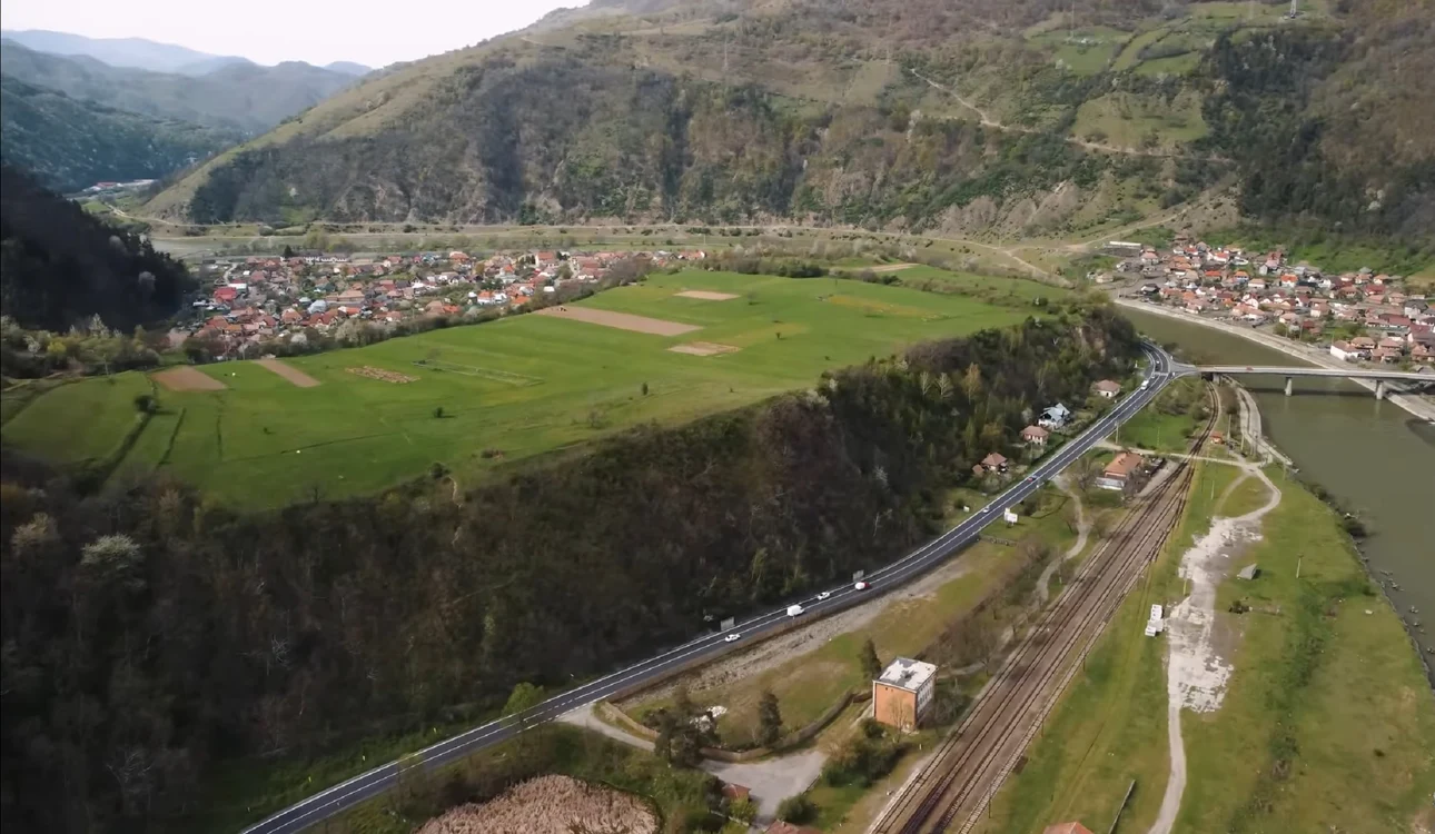 Defileul Oltului în zona Câineni - Vâlcea Foto Daciana Stoica