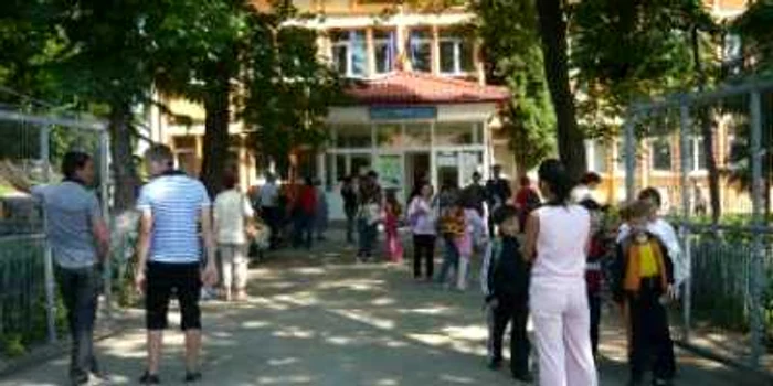 Suceava: 37 de elevi au luat nota zece la proba orală de limbă modernă