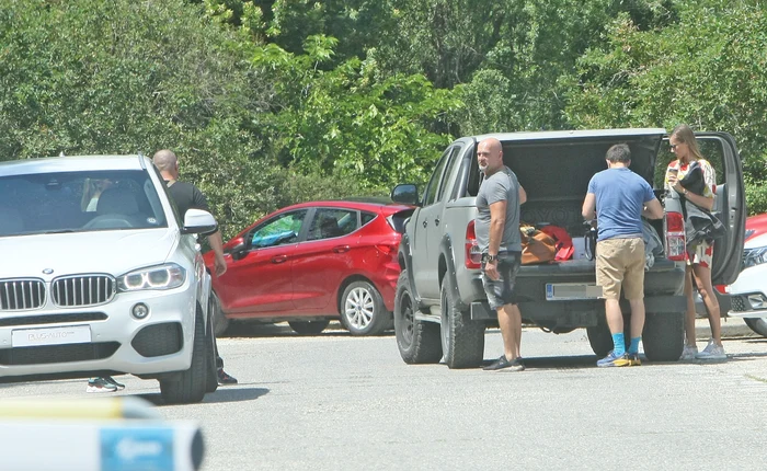 Dani și iubita merg la cumpărături împreună