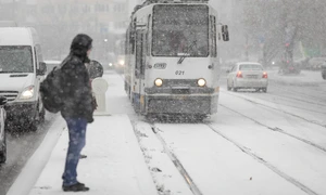 Prima ninsoare din iarna 2022-2023 în București. FOTO Inquam Photos / Octav Ganea