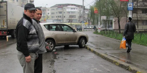 Taximetristii spun ca locurile de parcare nu sunt marcate corespunzator pe strazi