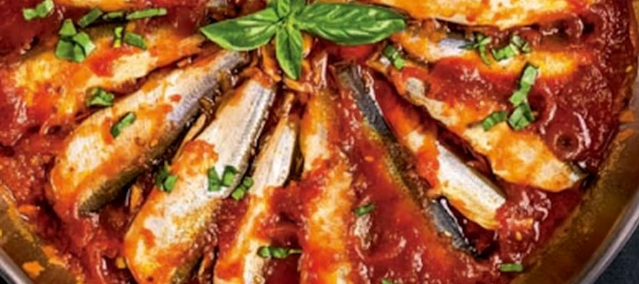 sardine in sos de rosii jpg