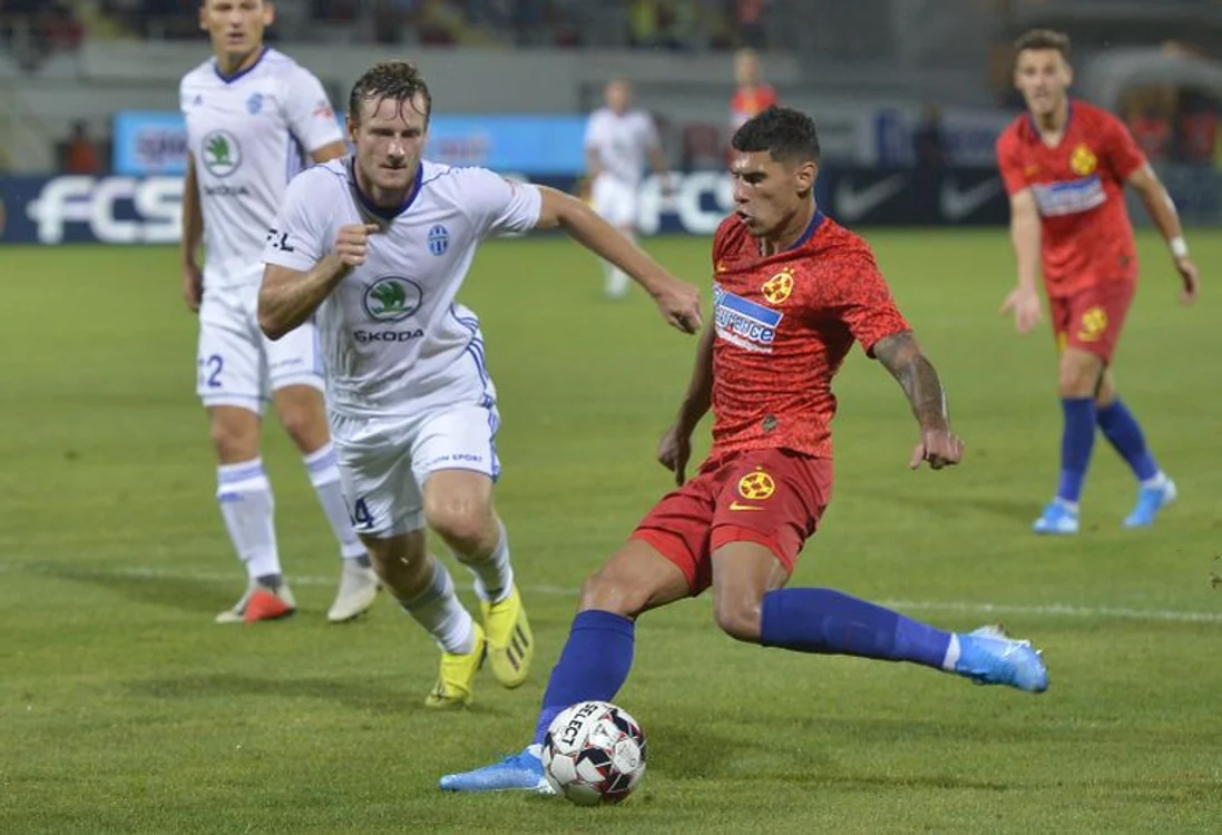 
    Florinel Coman e una dintre armele de bază ale FCSB în returul cu Mlada BoleslavFOTO: Sportpictures.eu  