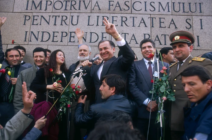 Ion Iliescu reprezenta o soluție pentru mulți români în anul 1990 FOTO Getty Images