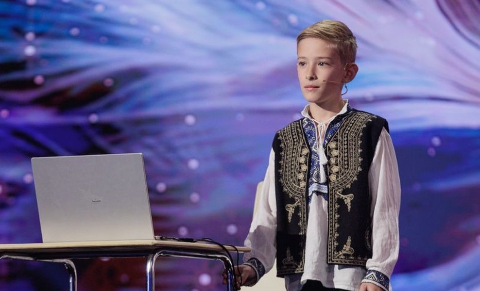 Un copil genial din Focșani, moment de senzație la „Românii au talent”. Recită și face aritmetică mentală în același timp