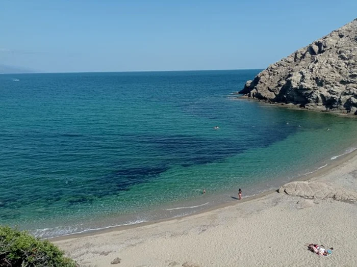 Cea mai liniștită plajă - Mikro Aselinos
