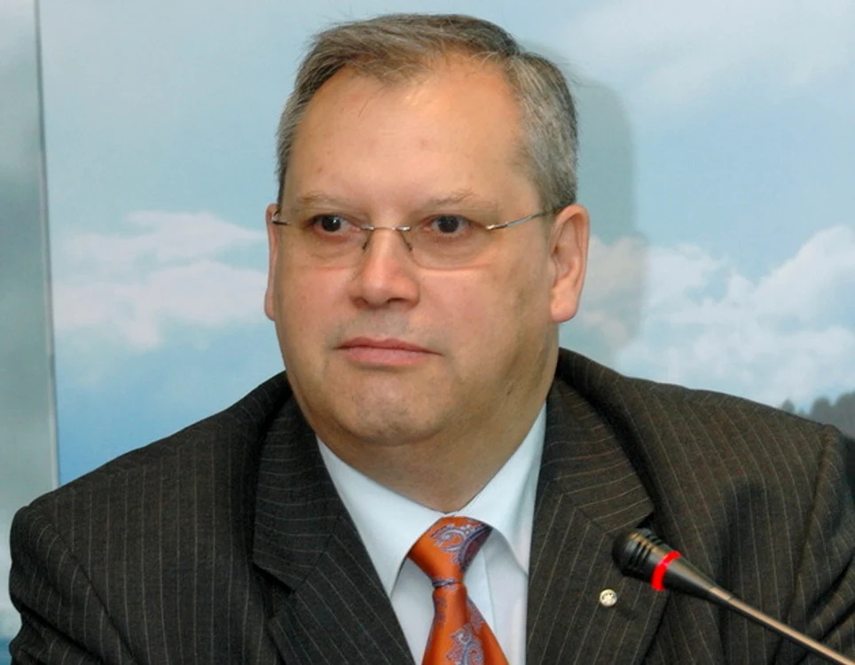 
    Dumitru Prunariu, primul cosmonaut român, a suferit un deces în familiefoto: fundatiacaesar.ro  