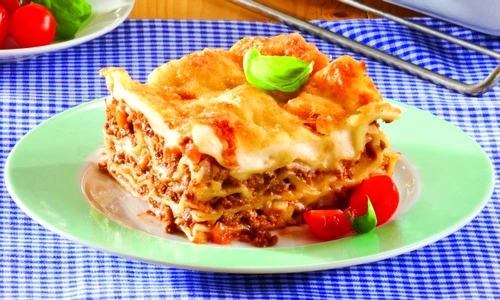 lasagna cu carne si sos bechamel jpeg