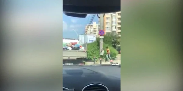 cos de gunoi. foto captura video 