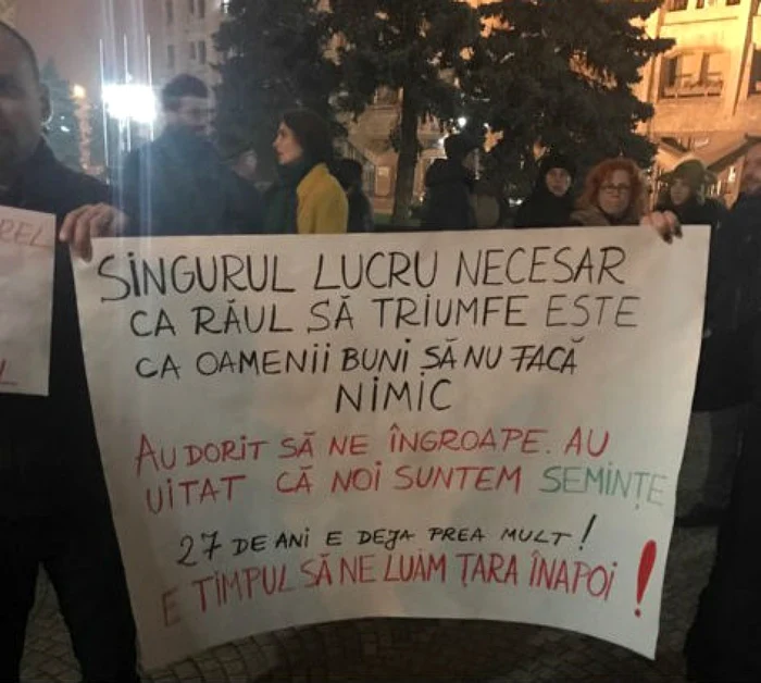 Protestatarii de la Ploieşti cer demisia Guvernului