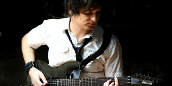 Marius Pop va cânta live în faţa juriului emisiunii "Guitar Idol"