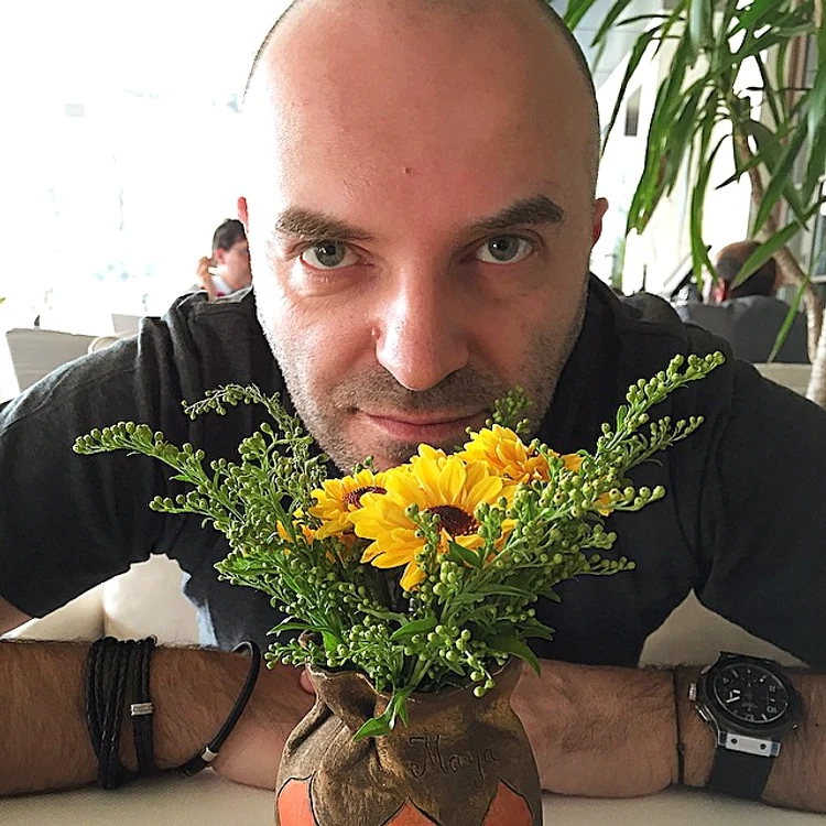 
    Dan Capatos a dat publicităţii o fotografie din copilăria luiFoto: arhiva personală  