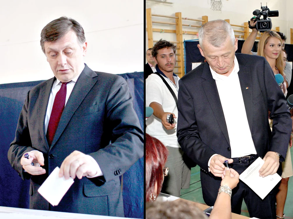 Crin Antonescu şi Sorin  Oprescu, singuri la vot