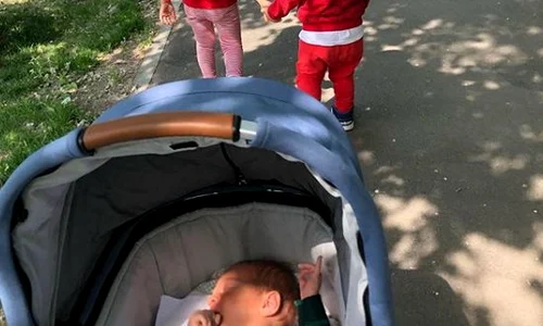 Viața cu trei copii este pe cât de minunată, pe atât de grea jpeg