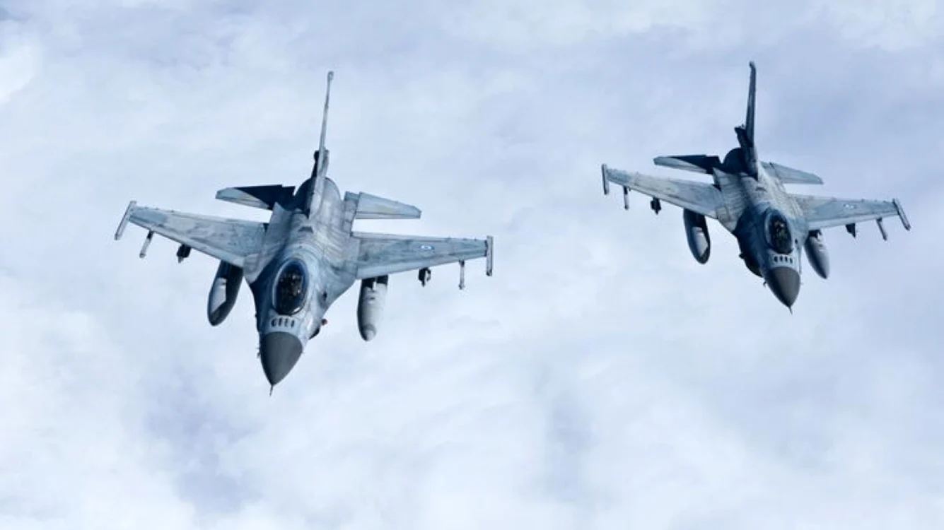 Avioanele F-16 au interceptat şi escortat drona turcă.