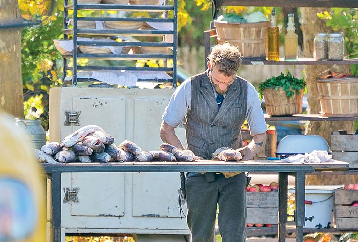 Peştele servit la nuntă, preparat proaspăt  cu două ore  înainte  de nuntă  