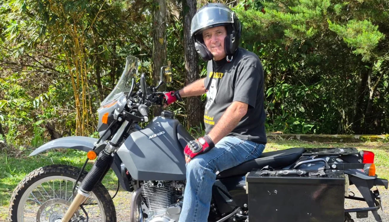 Steven Barnett este pasionat de motociclete. SURSA FOTO: INSTAGRAM