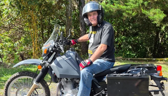 Steven Barnett este  pasionat  de motociclete. SURSA FOTO: INSTAGRAM