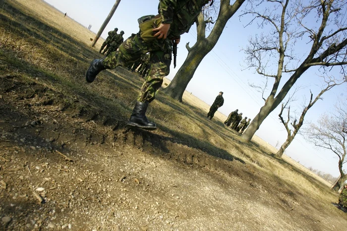 Soldaţi Armata Română FOTO Adevărul