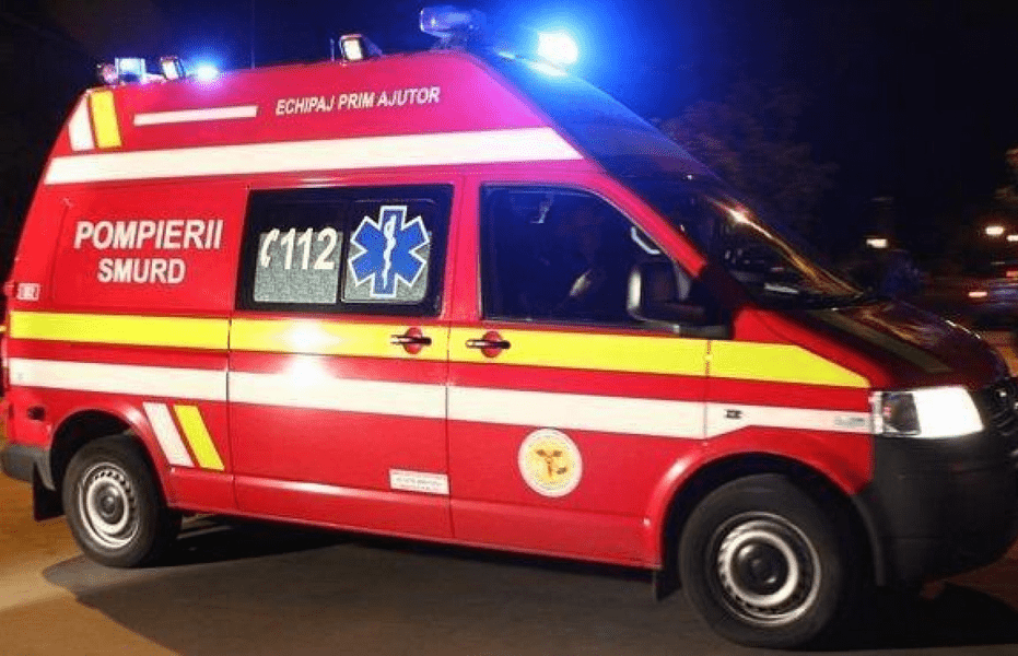 Microbuz cu 18 persoane la bord, implicat într-un accident rutier în Galați 