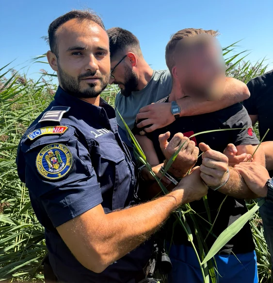 Tânărul a fost prins în județul Dolj.