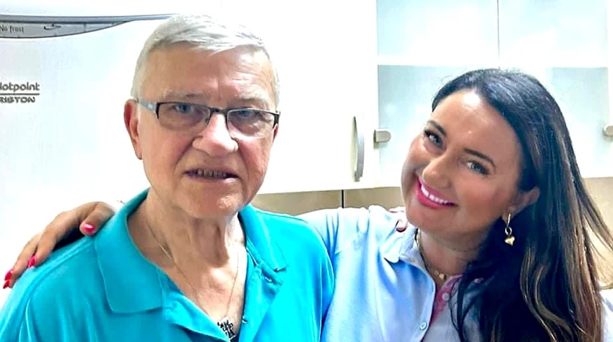 Mircea Sandu, alături de nepoata Andreea. Foto Facebook