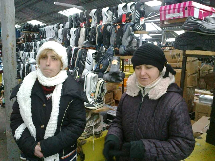Piețarii se gândesc cu groază de unde vor scoate bani pentru taxele majorate 