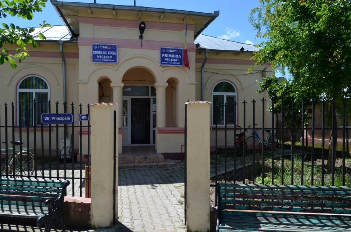 Necsesti
