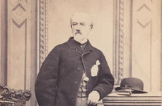 Nicolae Golescu, fotografiat de Carol Popp de Szathmari. Fotografie din Arhiva Muzeului Viticulturii şi Pomiculturii Goleşti