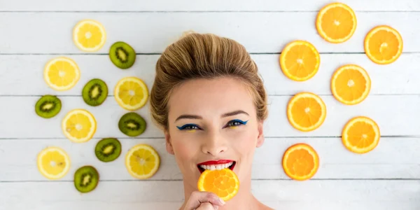 femeie vitamina c foto shutterstock