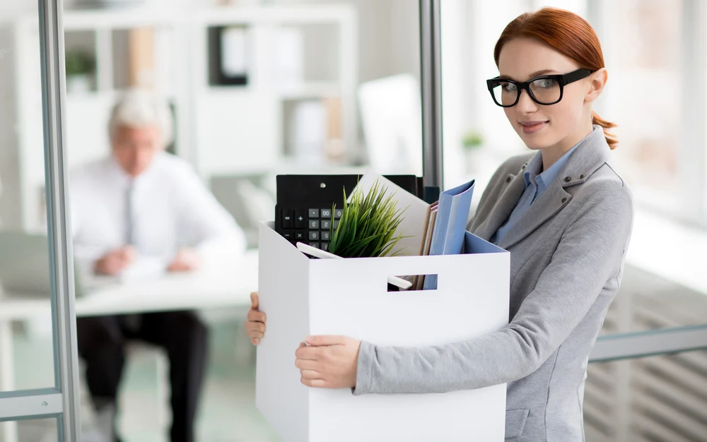 Reforma lui Bolojan, între „marea curățenie” și teama de execuții în funcție de pile. Ce cred românii despre tăierile dictate de Guvern