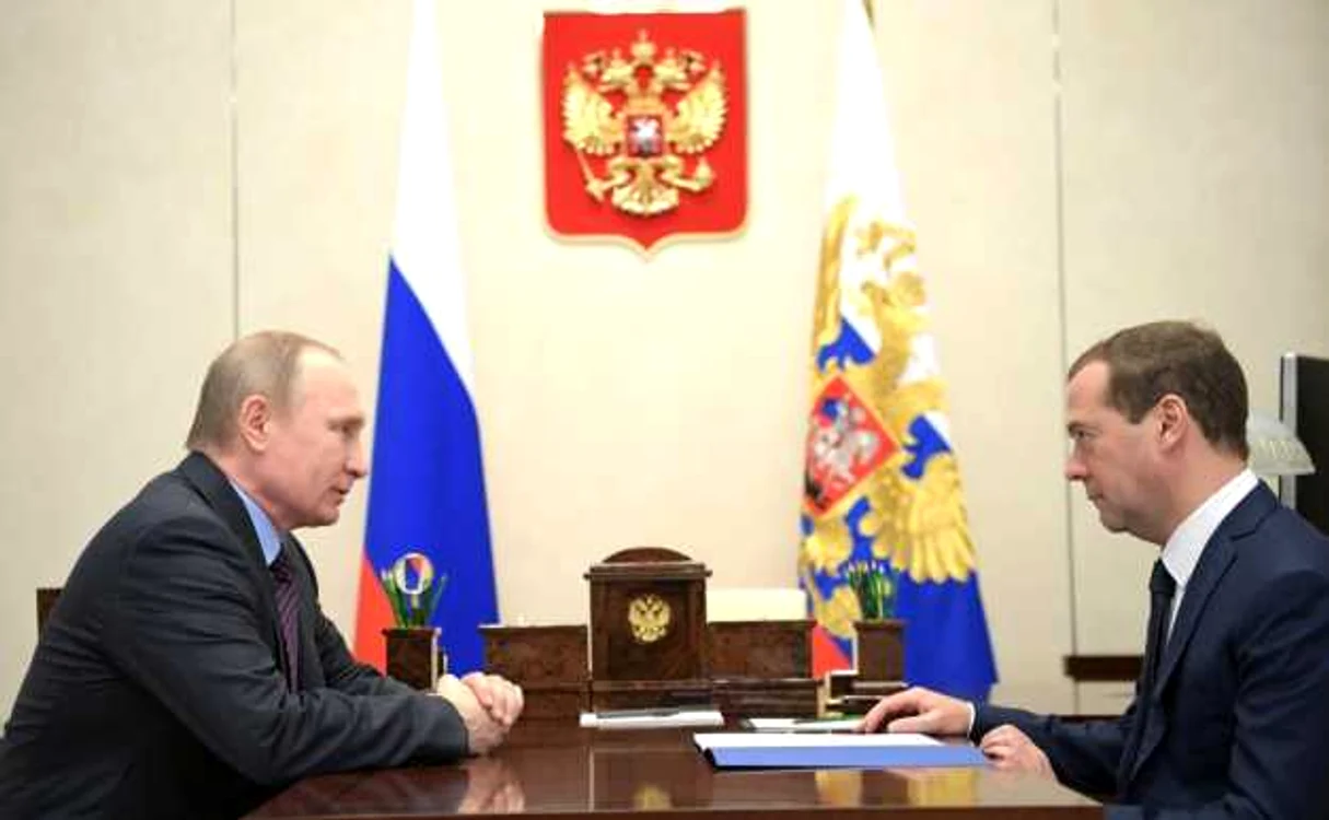 Discutie intre Vladimir Putin si Dmitri Medvedev FOTO kremlin.ru