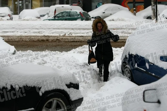 Zăpadă pe străzile Capitalei (foto: Dorin Constanda)