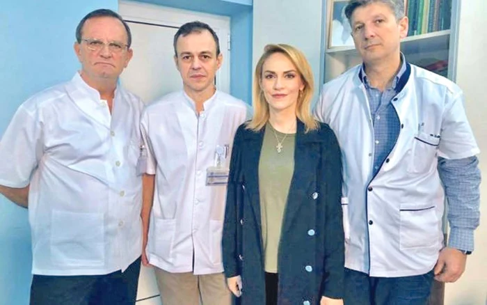 Gabi Firea, alături de echipa de medici care s-a ocupat de sănătatea ei
