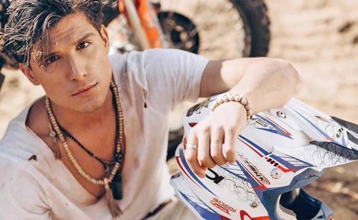 Mark Stam este bun și de fotomodel