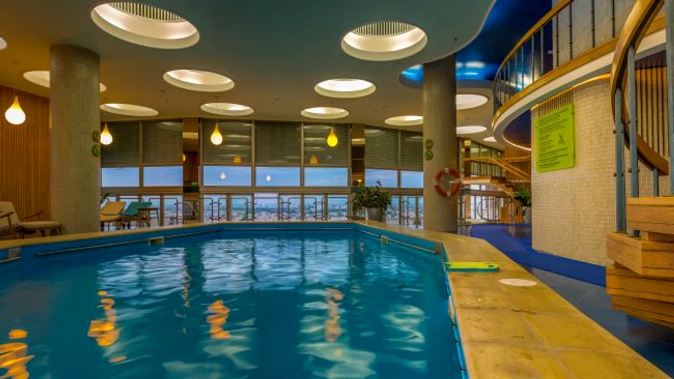 ic bucharest pool newm jpg jpeg