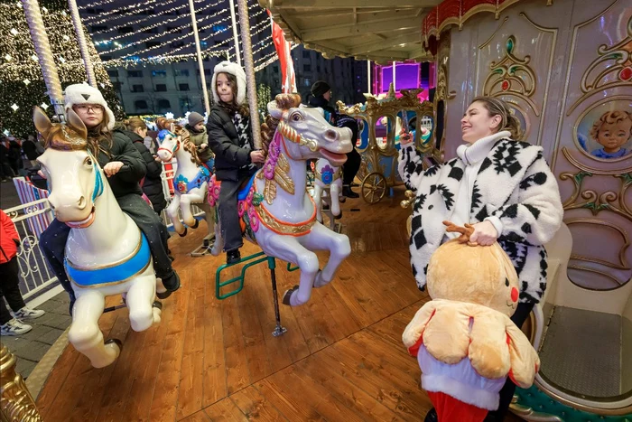 Vedetele au trăit magia sărbătorilor de iarnă în atracțiile Miramagica de la Târgul de Crăciun București jpg