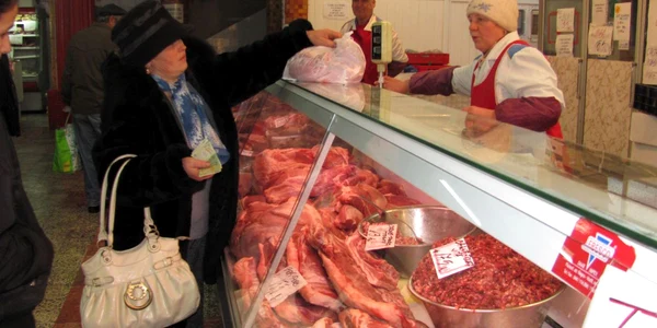 Kilogramul de pulpă de porc se vinde, acum, şi cu 15,5 lei