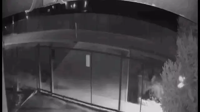 Momentul în care un șofer beat intră cu un BMW într-o casă din Satu Mare: „A lovit exact peretele de la dormitorul meu, unde dorm cu familia”